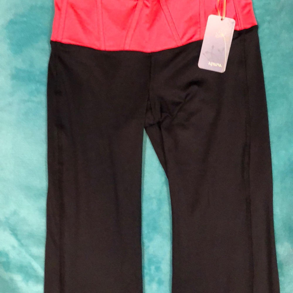 COPY - Cute, sleek, and very comfortable yoga pan…